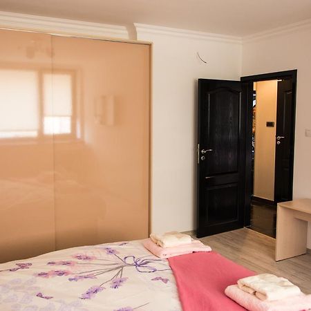 Silver Apartment Burgas Bagian luar foto