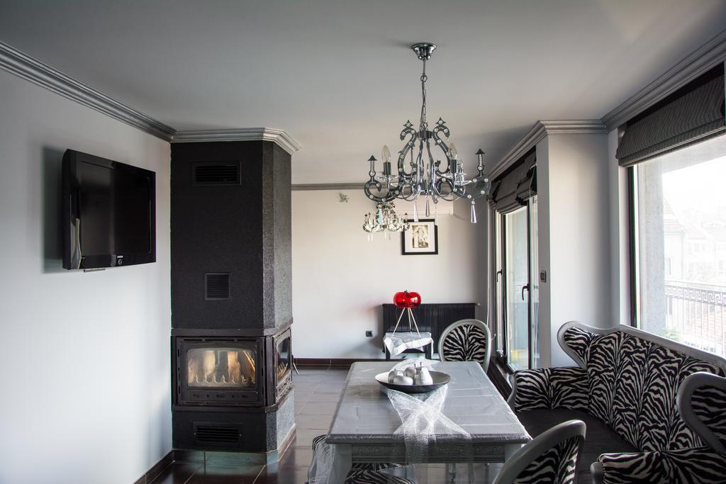 Silver Apartment Burgas Bagian luar foto